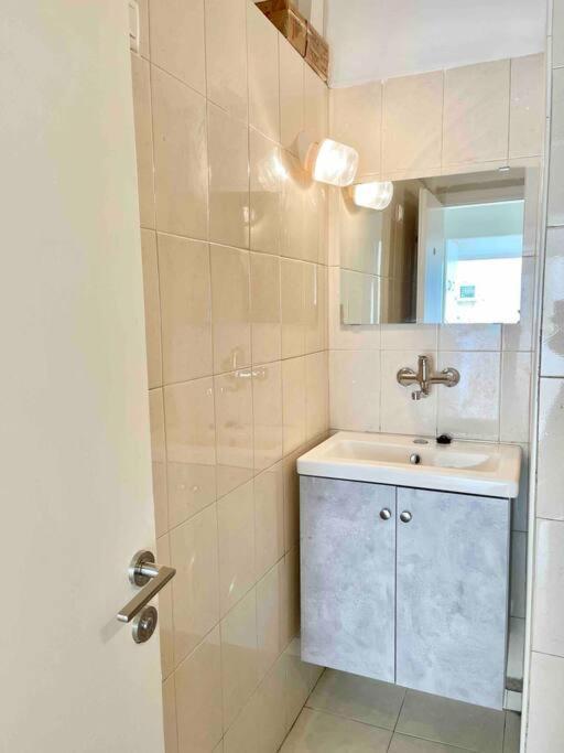Rambam Beach Apartment 하이파 외부 사진